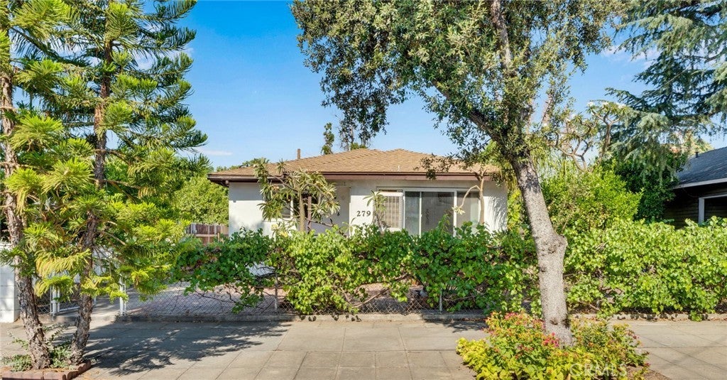 Photo of Listing #CV25172271