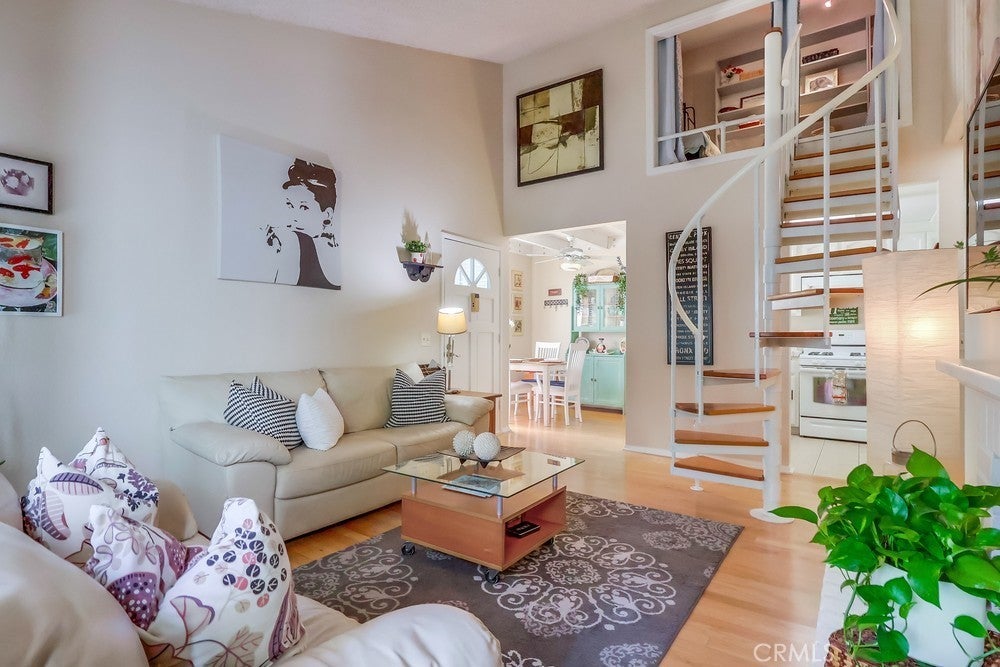 Photo of Listing #SB25162735