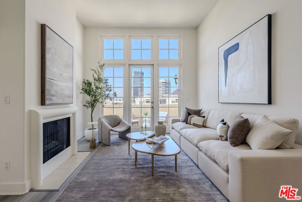 Photo of Listing #25572275