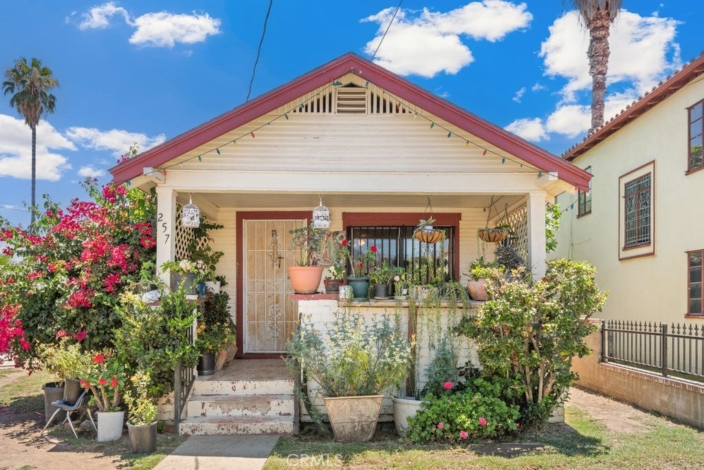 Photo of Listing #IV25169382