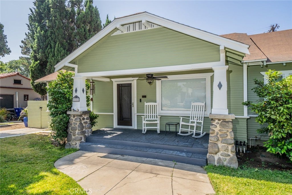 Photo of Listing #IV25172475