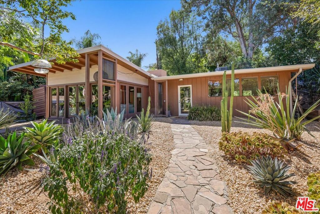 Photo of Listing #25572559