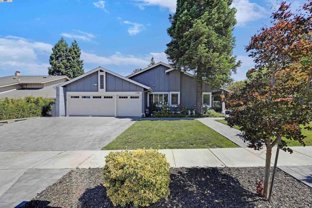 Photo of Listing #41106693