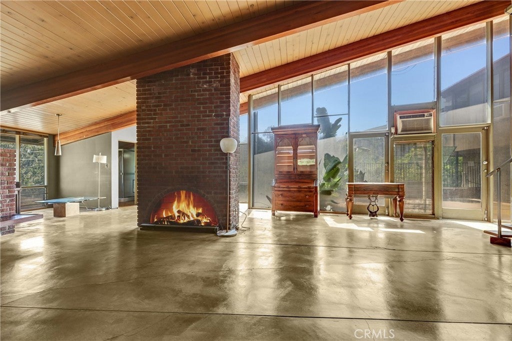 Photo of Listing #SR25172821