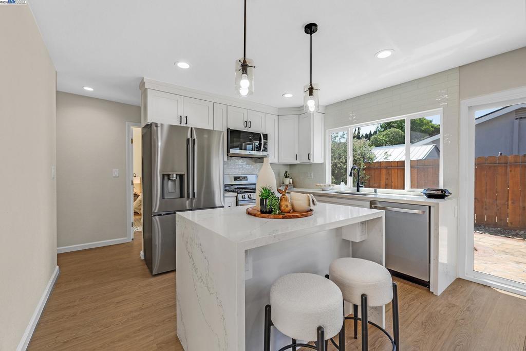 Photo of Listing #41106759