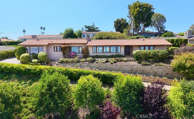 924 Via Nogales, Palos Verdes Estates.