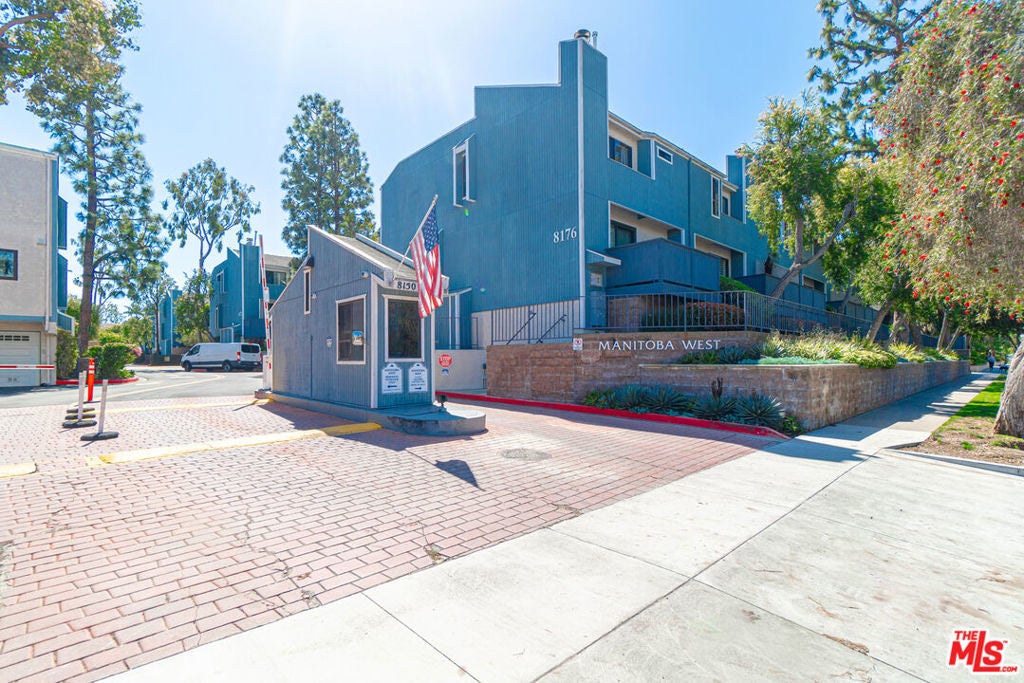 Photo of Listing #25572247