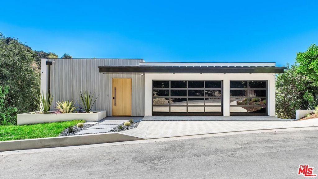 Photo of Listing #25572677