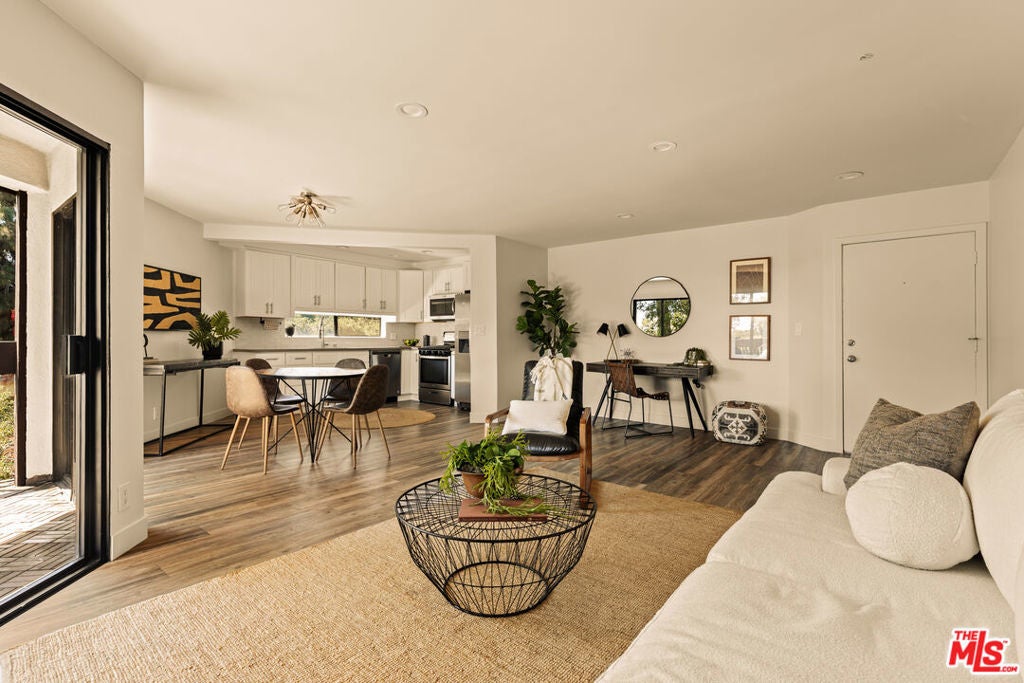 Photo of Listing #25571087