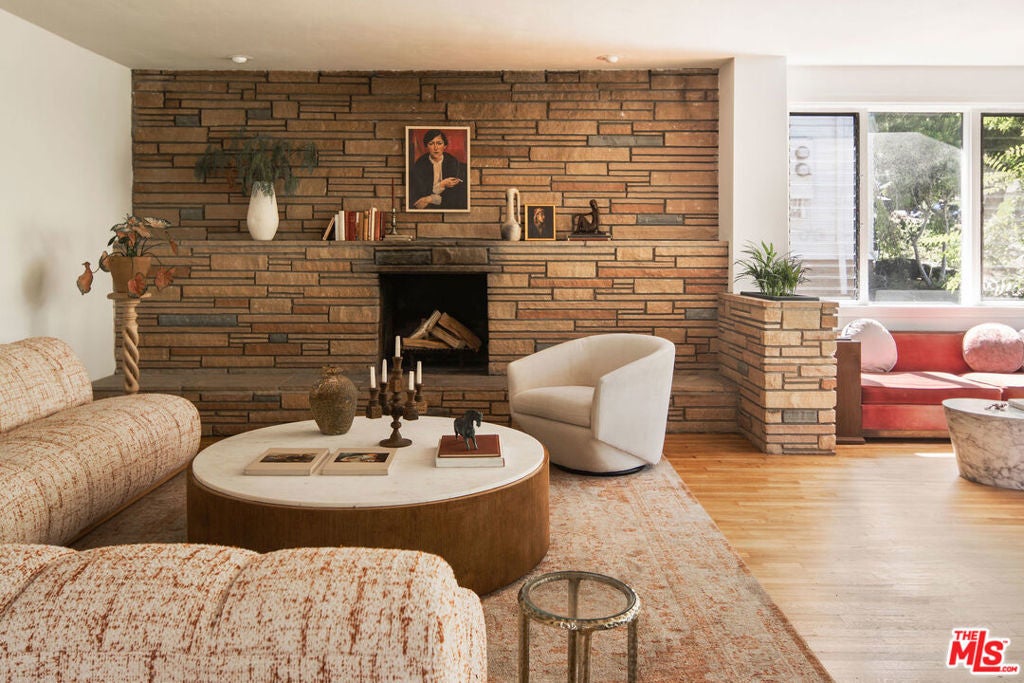 Photo of Listing #25571877