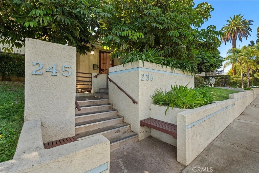 Photo of Listing #SR25173193