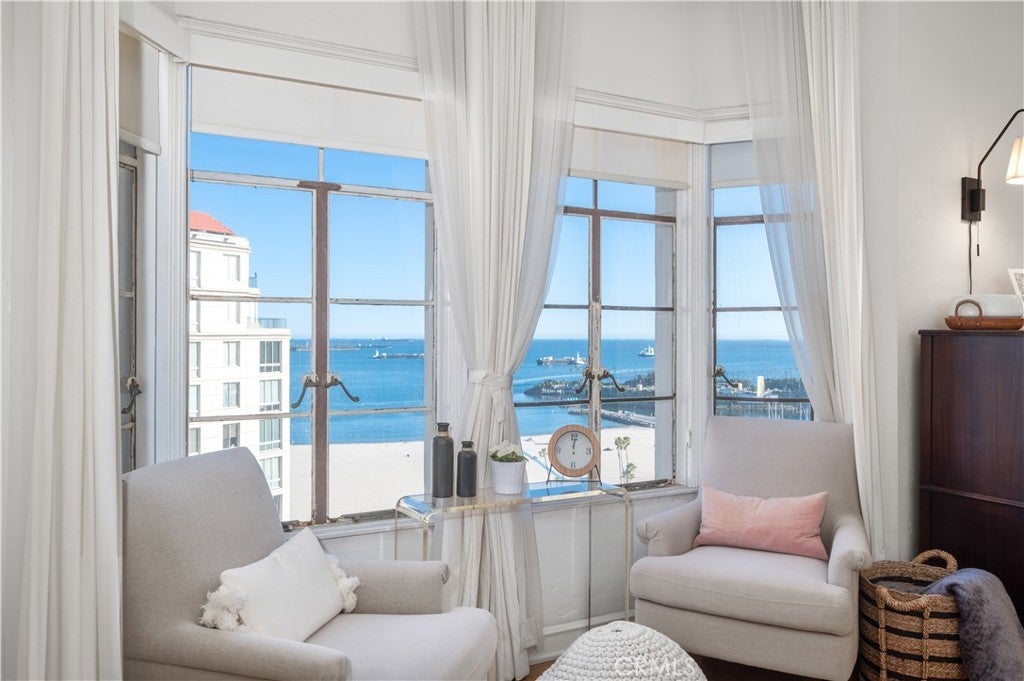 Photo of Listing #DW25172949