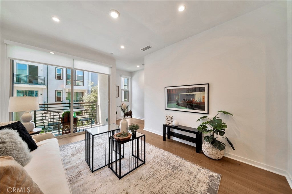 Photo of Listing #PW25164531