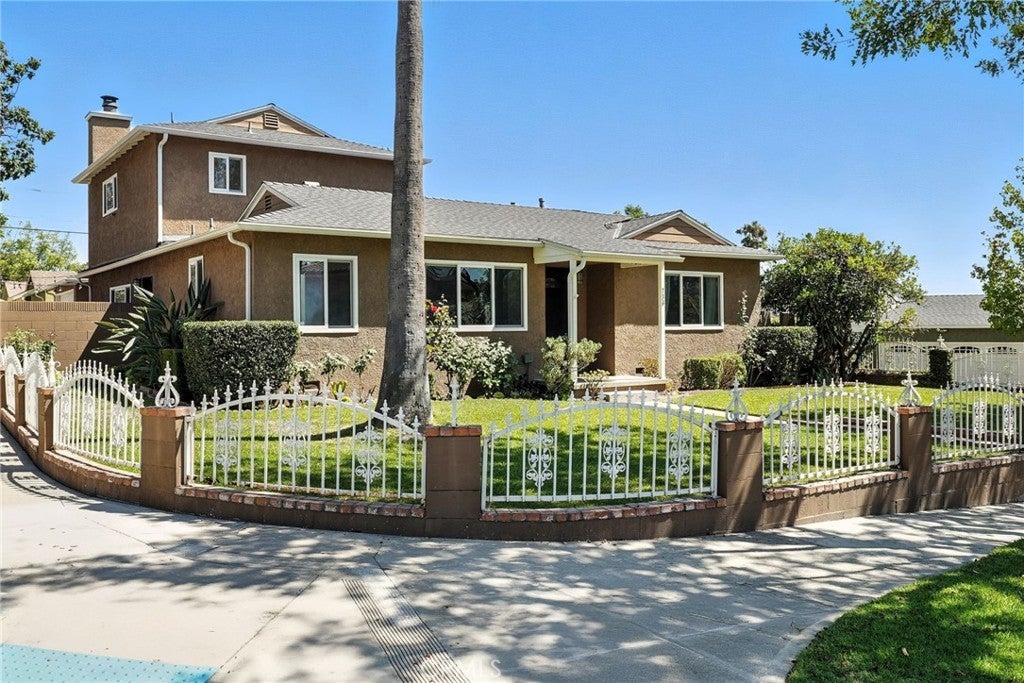 Photo of Listing #SR25172892