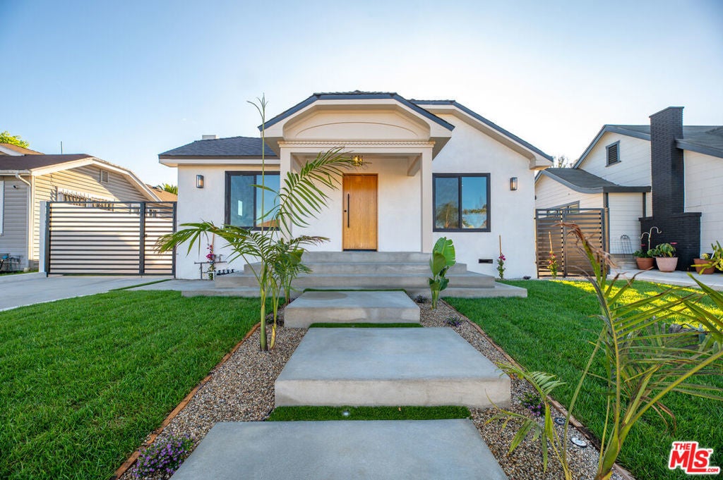 Photo of Listing #25573077