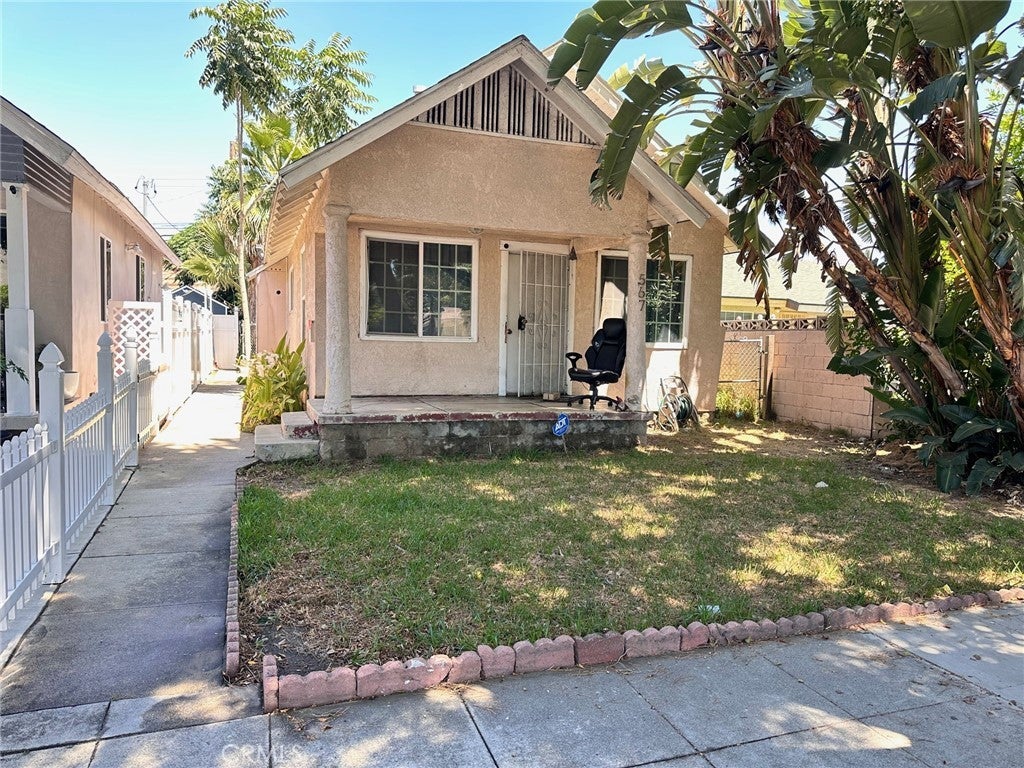 Photo of Listing #IV25173497