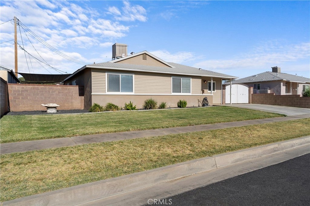 Photo of Listing #SR25173902