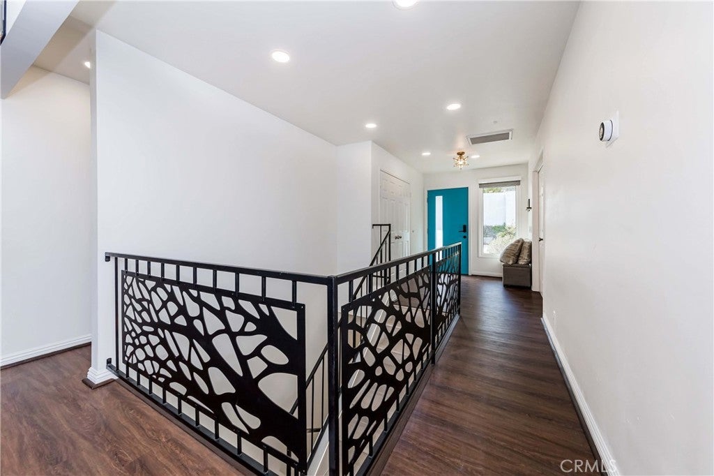 Photo of Listing #SB25173923