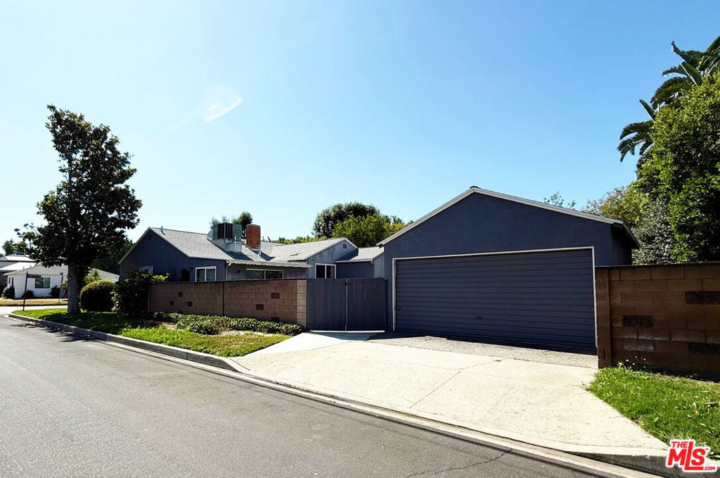 Photo of Listing #25573135