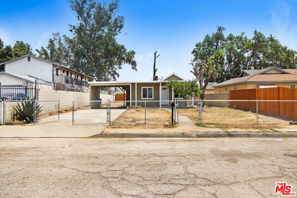 Photo of Listing #25573363