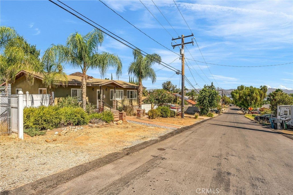 Photo of Listing #IV25173956