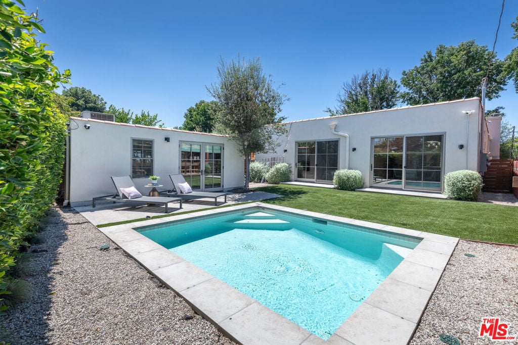 Photo of Listing #25570293