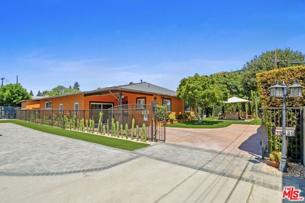 Photo of Listing #25573563