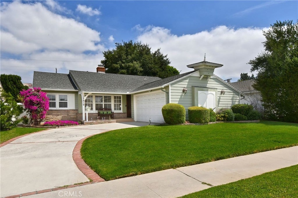 Photo of Listing #SR25174428