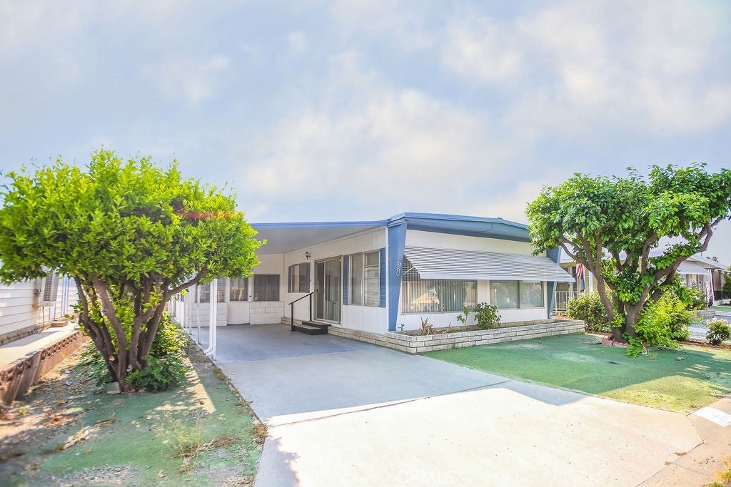 Photo of Listing #SW25174773