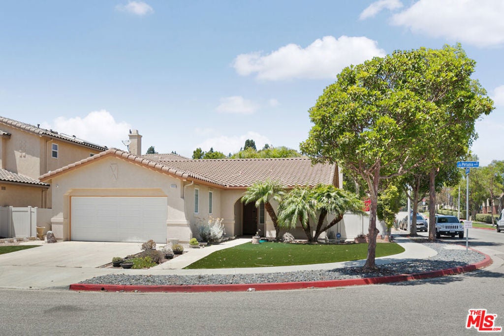 Photo of Listing #25573735