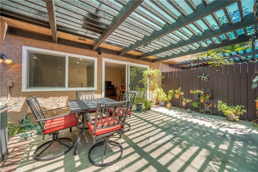 Photo of Listing #SR25160572