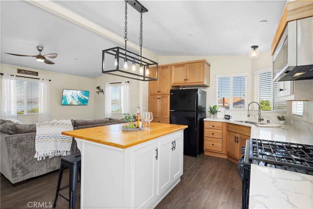 Photo of Listing #IV25174873