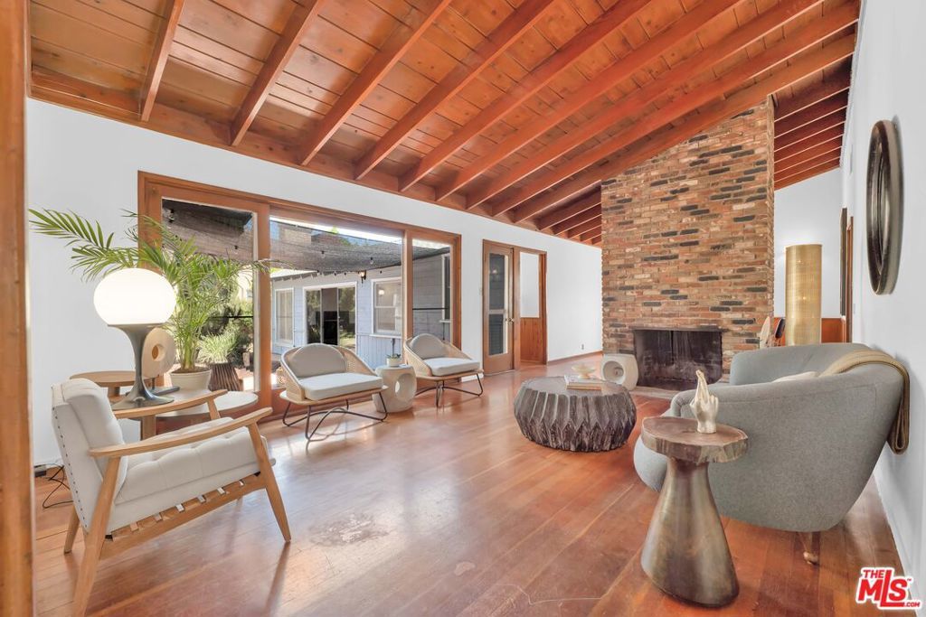 Photo of Listing #25572341