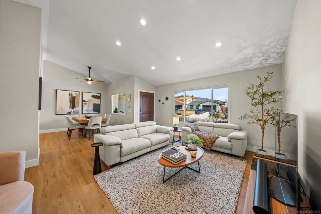 Photo of Listing #250035365SD