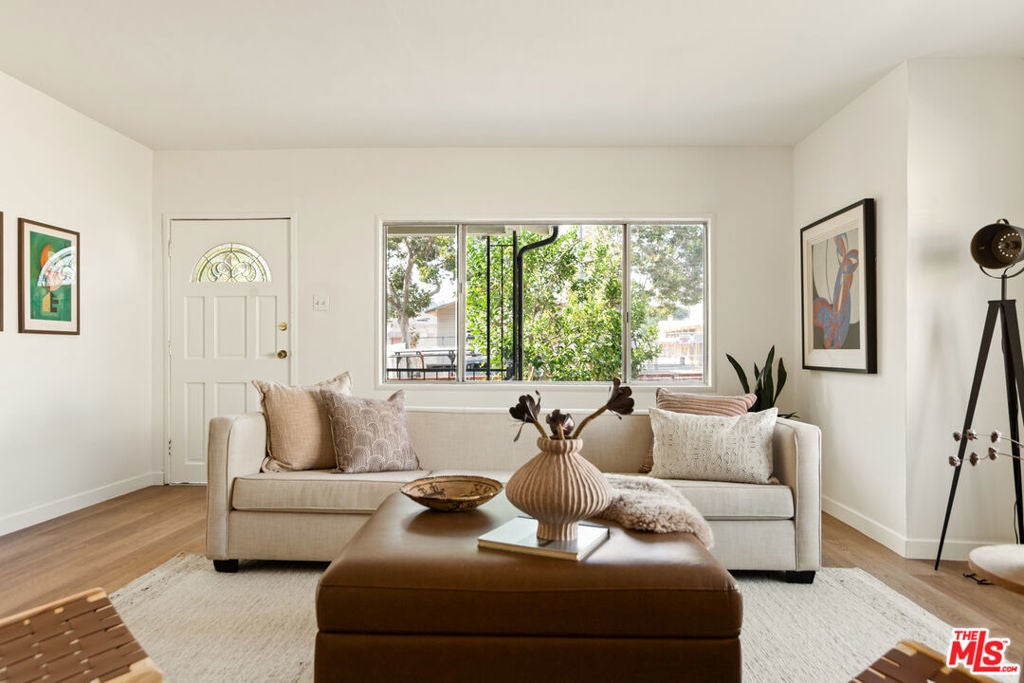 Photo of Listing #25572373