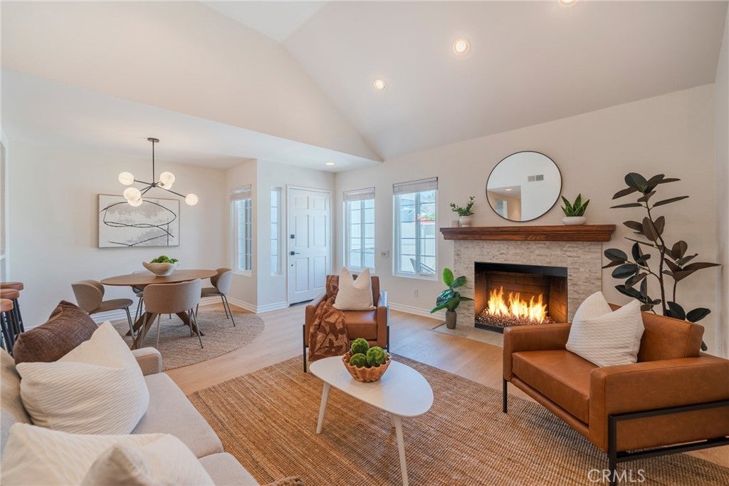 Photo of Listing #SB25137778