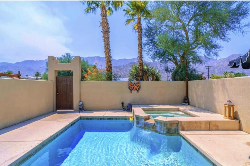 52280 Avenida Herrera, La Quinta