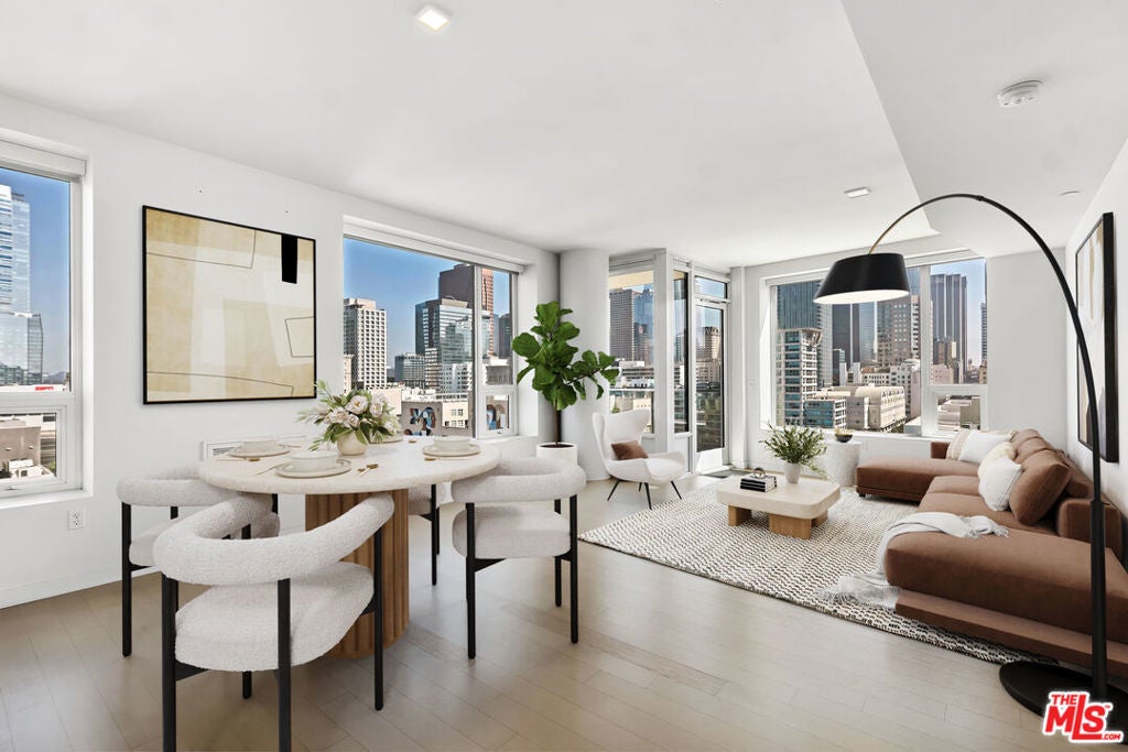 Photo of Listing #25572453