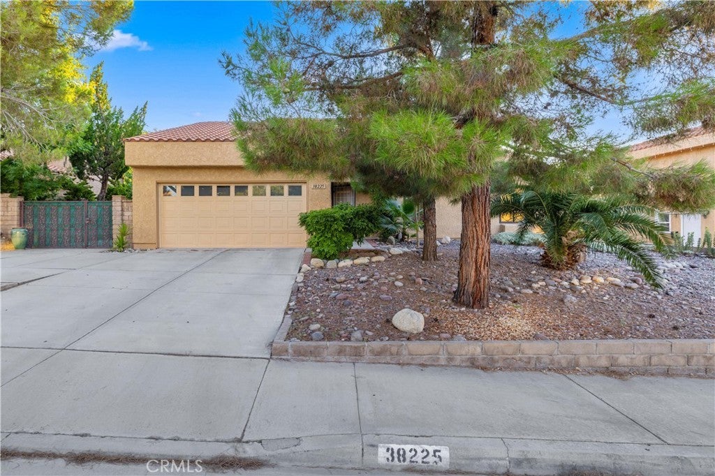 Photo of Listing #SR25175565