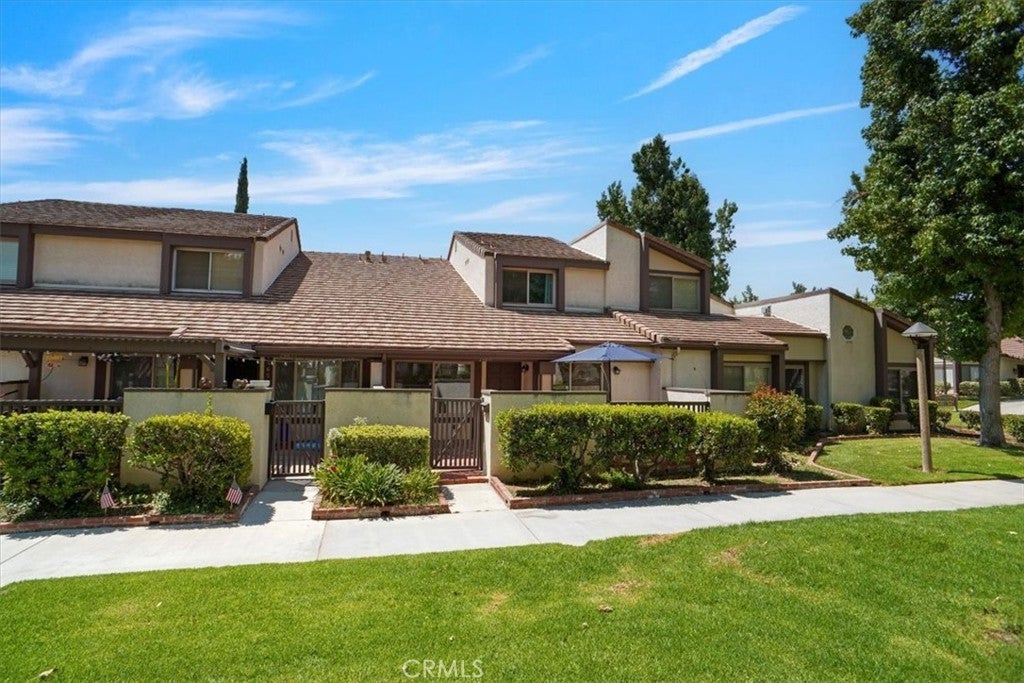 Photo of Listing #SR25175409