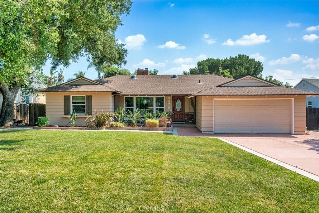 Photo of Listing #CV25161390