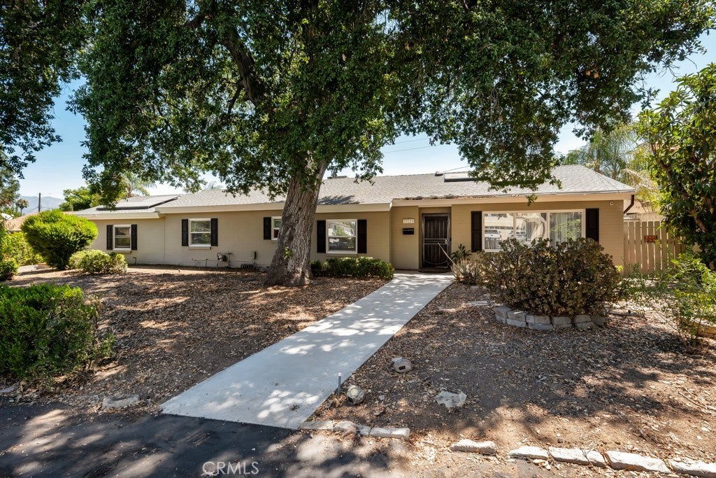 Photo of Listing #SR25175357