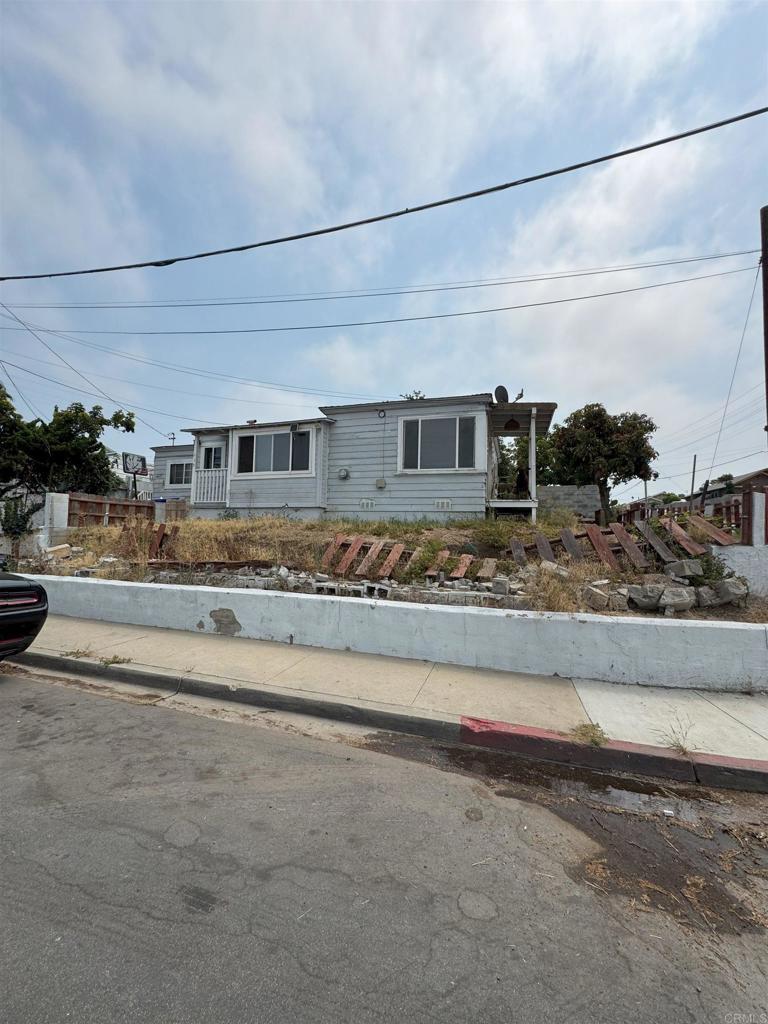 Photo of Listing #PTP2505940