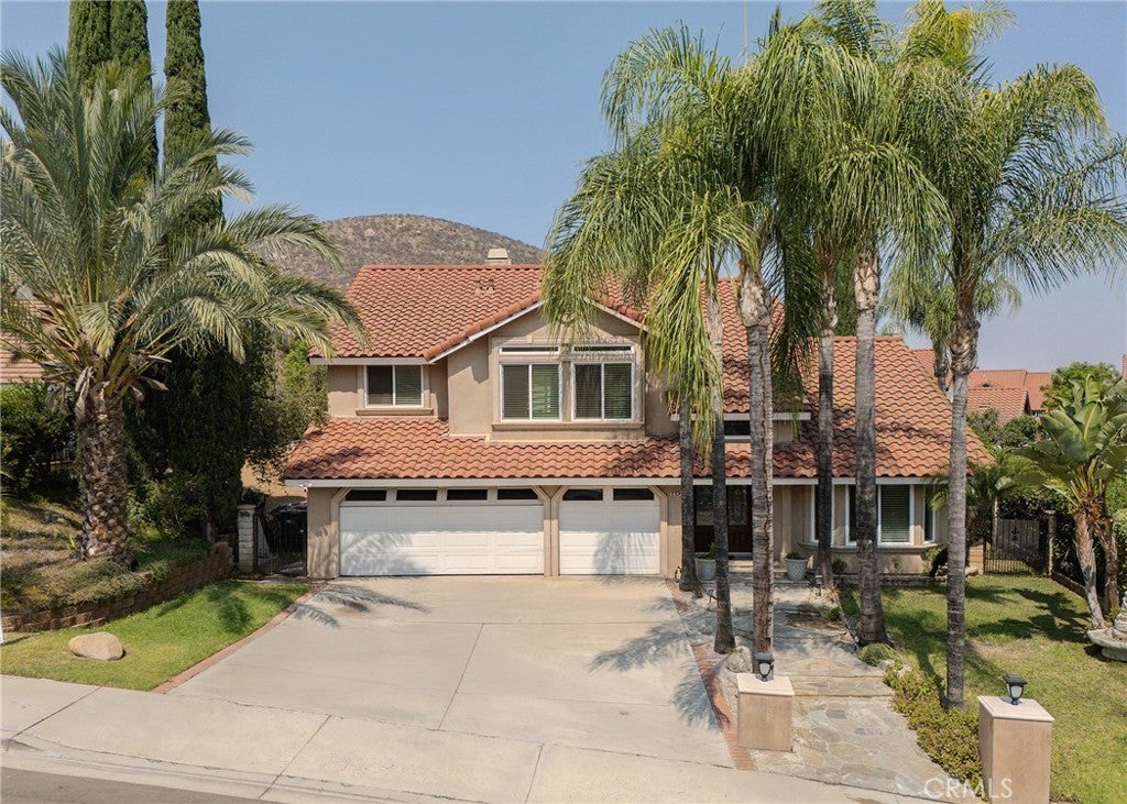 Photo of Listing #IV25176127