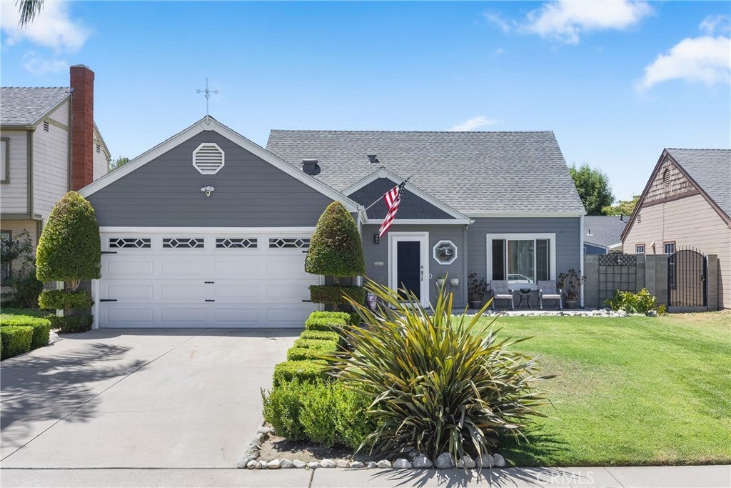 Photo of Listing #IV25176655