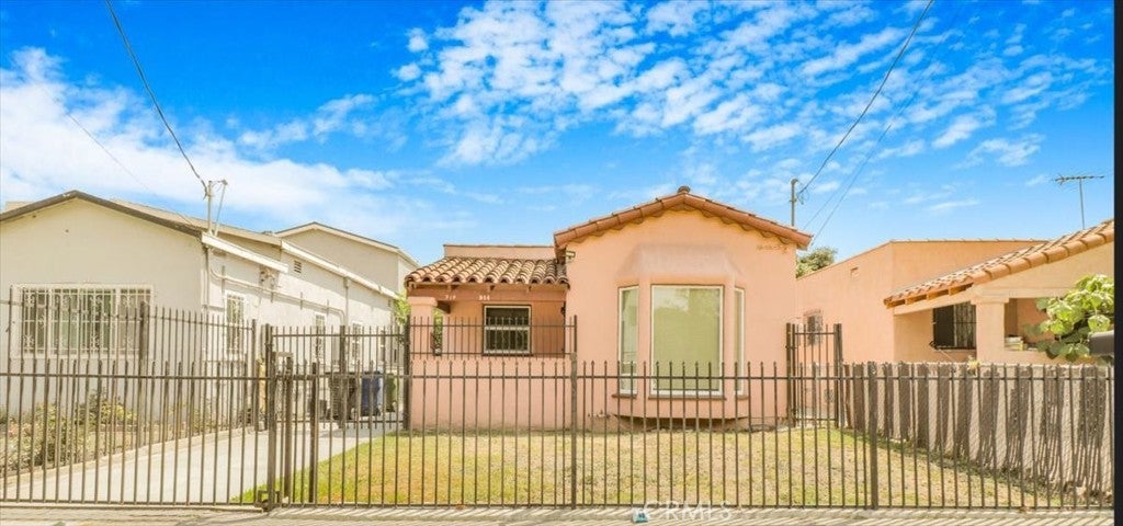 Photo of Listing #SR25175363