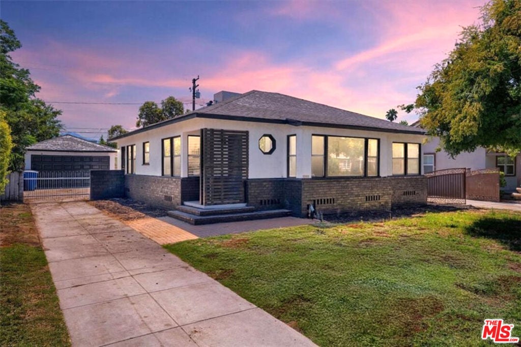 Photo of Listing #25574779