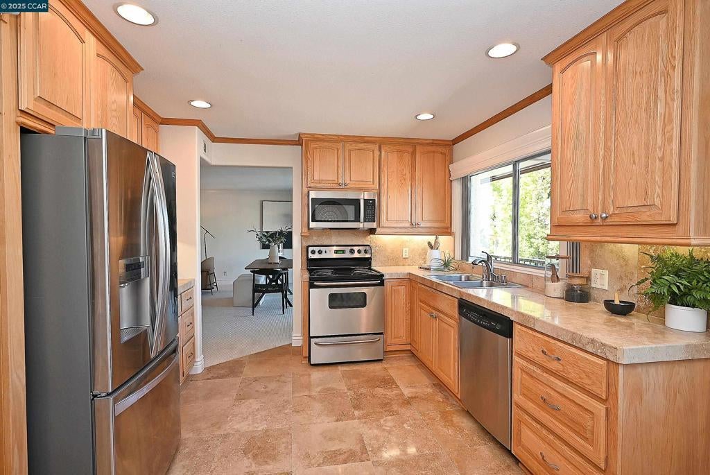 Photo of Listing #41107243