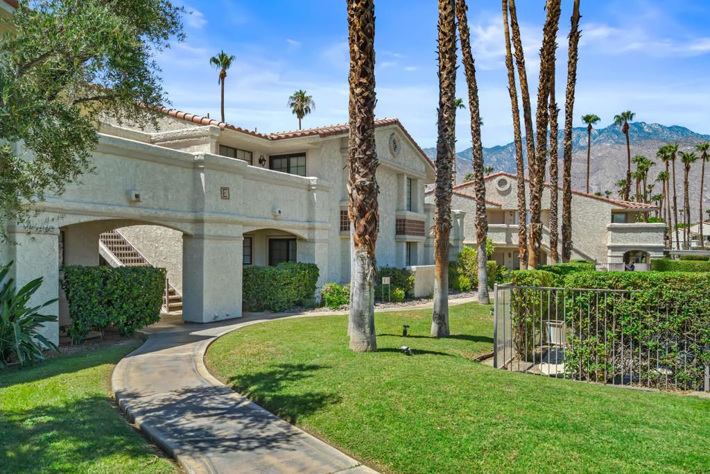 500 Farrell Drive # E33, Palm Springs