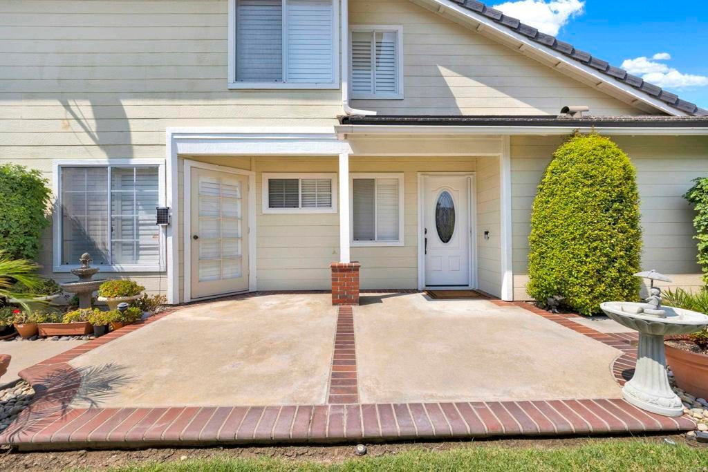 Photo of Listing #PTP2505956